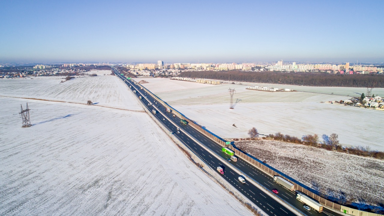 Dálnice D1 – protihluková stěna Formanská - Road and bridge construction