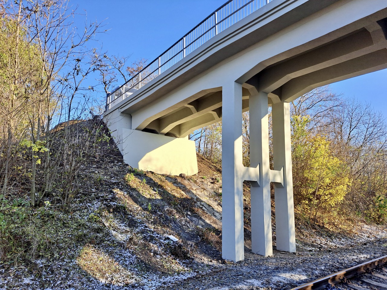 Trať Veselí n. Moravou – Vrbice – rekonstrukce mostů - Road and bridge construction