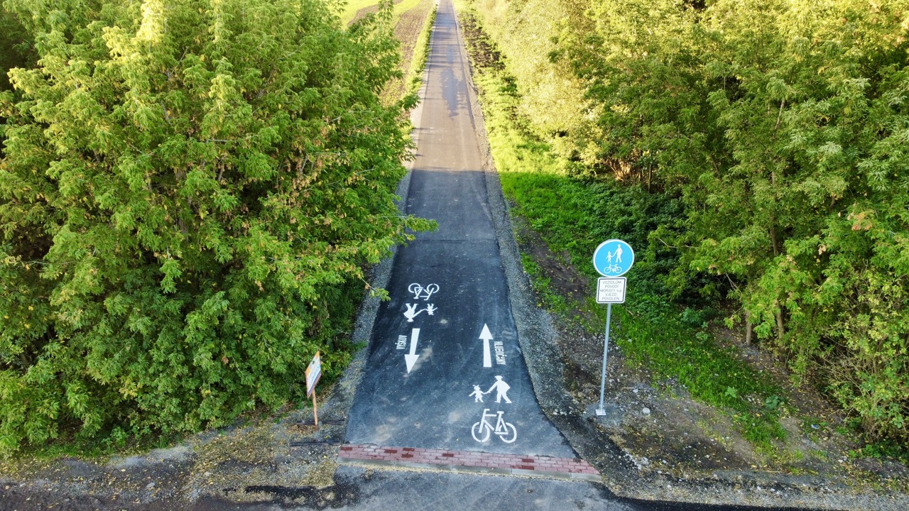 Cukrovarská cyklostezka Vyškov–Kozlany, I. úsek - Road and bridge construction